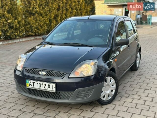 Синій Форд Фієста, об'ємом двигуна 1.3 л та пробігом 238 тис. км за 2400 $, фото 1 на Automoto.ua