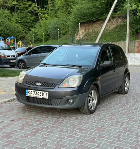 Синий Форд Фиеста, объемом двигателя 1.39 л и пробегом 215 тыс. км за 4200 $, фото 1 на Automoto.ua