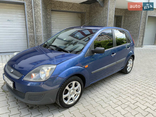 Синий Форд Фиеста, объемом двигателя 1.24 л и пробегом 210 тыс. км за 3700 $, фото 1 на Automoto.ua
