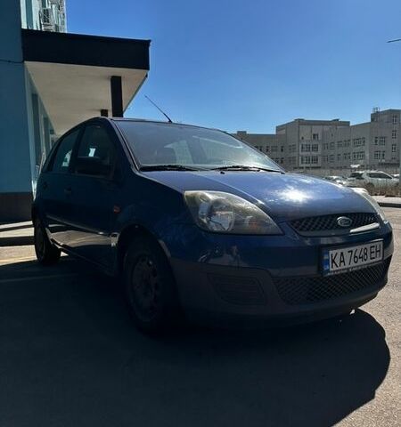 Синій Форд Фієста, об'ємом двигуна 1.4 л та пробігом 105 тис. км за 4550 $, фото 1 на Automoto.ua