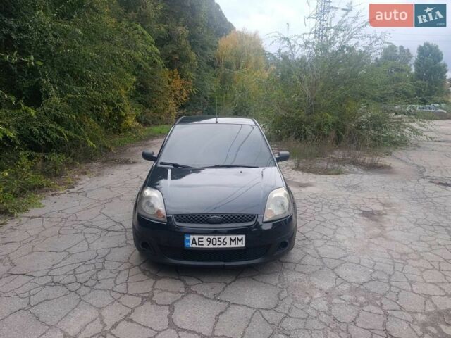 Синий Форд Фиеста, объемом двигателя 1.24 л и пробегом 275 тыс. км за 3800 $, фото 1 на Automoto.ua