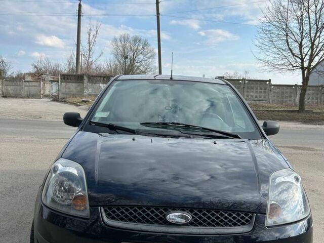 Синій Форд Фієста, об'ємом двигуна 1.2 л та пробігом 182 тис. км за 3800 $, фото 1 на Automoto.ua