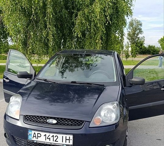 Синий Форд Фиеста, объемом двигателя 1.25 л и пробегом 169 тыс. км за 4200 $, фото 1 на Automoto.ua