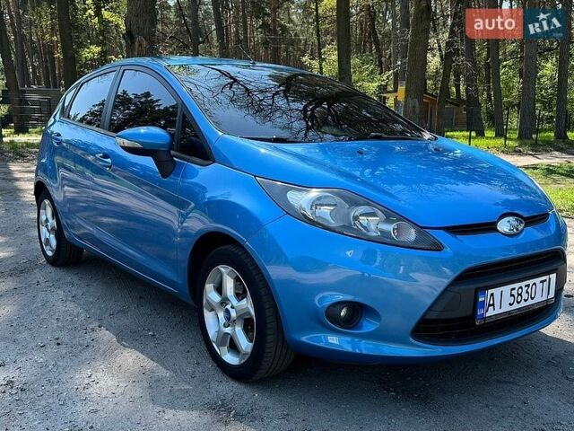 Синий Форд Фиеста, объемом двигателя 1.24 л и пробегом 200 тыс. км за 5800 $, фото 1 на Automoto.ua