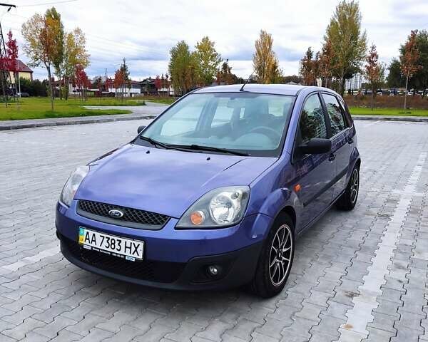 Синий Форд Фиеста, объемом двигателя 1.4 л и пробегом 155 тыс. км за 4200 $, фото 1 на Automoto.ua