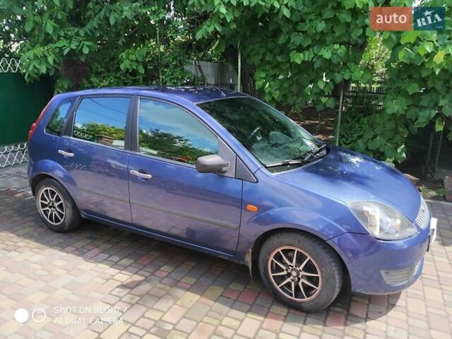 Синий Форд Фиеста, объемом двигателя 0 л и пробегом 110 тыс. км за 4500 $, фото 1 на Automoto.ua