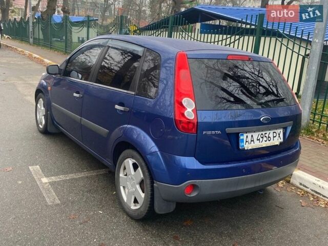 Синий Форд Фиеста, объемом двигателя 1.39 л и пробегом 160 тыс. км за 4300 $, фото 1 на Automoto.ua