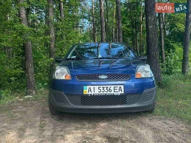 Синій Форд Фієста, об'ємом двигуна 1.24 л та пробігом 122 тис. км за 4500 $, фото 1 на Automoto.ua