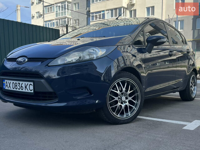 Синій Форд Фієста, об'ємом двигуна 1.24 л та пробігом 200 тис. км за 5600 $, фото 1 на Automoto.ua