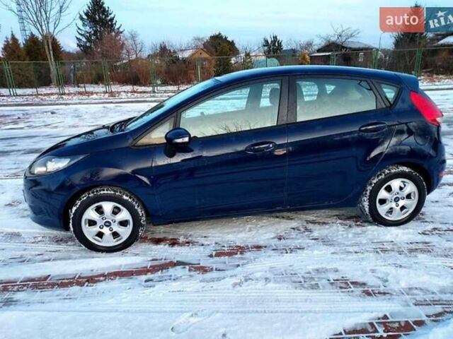 Синий Форд Фиеста, объемом двигателя 1.25 л и пробегом 140 тыс. км за 5300 $, фото 1 на Automoto.ua
