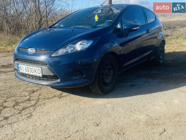 Синій Форд Фієста, об'ємом двигуна 1.6 л та пробігом 200 тис. км за 5500 $, фото 1 на Automoto.ua