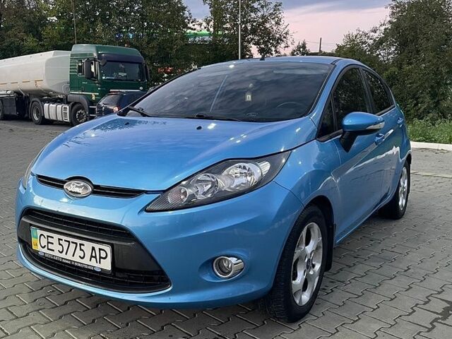 Синій Форд Фієста, об'ємом двигуна 1.39 л та пробігом 77 тис. км за 8000 $, фото 1 на Automoto.ua