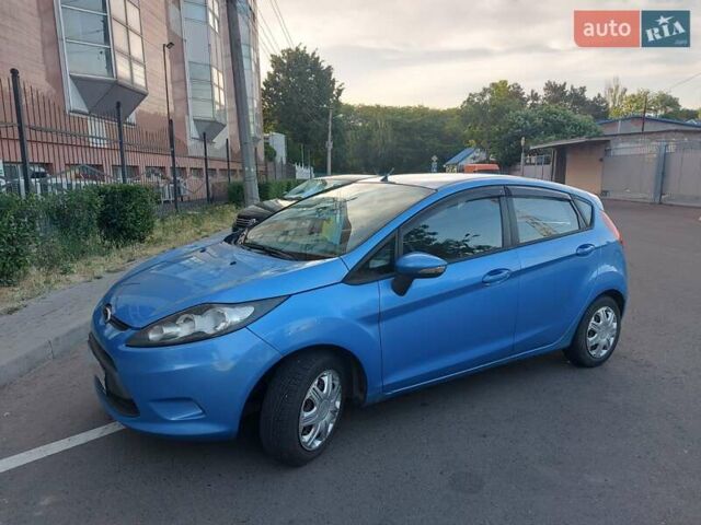 Синий Форд Фиеста, объемом двигателя 1.25 л и пробегом 132 тыс. км за 6400 $, фото 1 на Automoto.ua