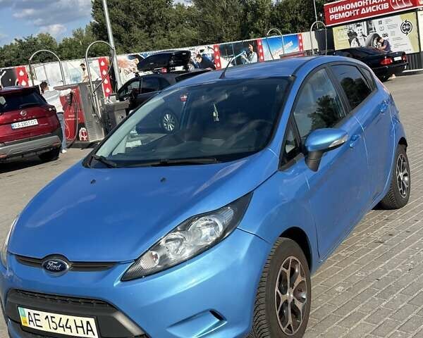 Синій Форд Фієста, об'ємом двигуна 0 л та пробігом 53 тис. км за 7500 $, фото 1 на Automoto.ua