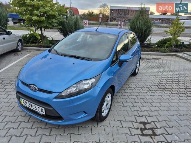Синій Форд Фієста, об'ємом двигуна 1.39 л та пробігом 139 тис. км за 8300 $, фото 1 на Automoto.ua