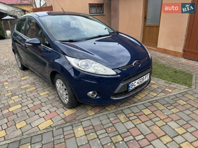 Синий Форд Фиеста, объемом двигателя 1.6 л и пробегом 298 тыс. км за 6200 $, фото 1 на Automoto.ua