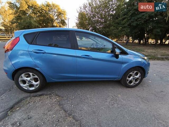 Синий Форд Фиеста, объемом двигателя 1.4 л и пробегом 101 тыс. км за 6900 $, фото 1 на Automoto.ua