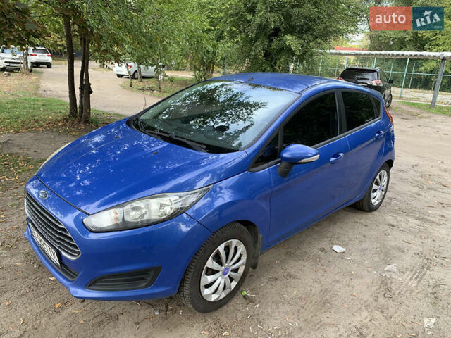 Синій Форд Фієста, об'ємом двигуна 1 л та пробігом 121 тис. км за 5600 $, фото 1 на Automoto.ua