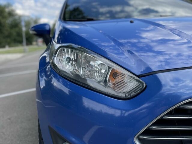 Синій Форд Фієста, об'ємом двигуна 1 л та пробігом 157 тис. км за 5900 $, фото 1 на Automoto.ua