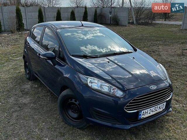 Синий Форд Фиеста, объемом двигателя 1.5 л и пробегом 144 тыс. км за 5600 $, фото 1 на Automoto.ua