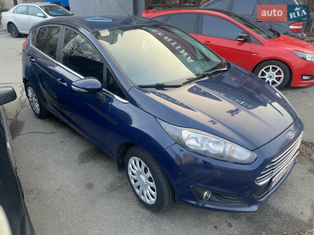 Синий Форд Фиеста, объемом двигателя 1 л и пробегом 168 тыс. км за 5515 $, фото 1 на Automoto.ua
