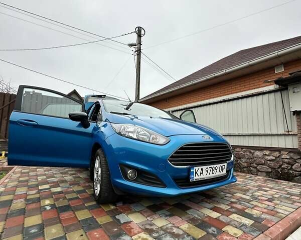 Синій Форд Фієста, об'ємом двигуна 1 л та пробігом 120 тис. км за 8500 $, фото 1 на Automoto.ua