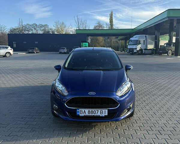 Синій Форд Фієста, об'ємом двигуна 1 л та пробігом 108 тис. км за 8500 $, фото 1 на Automoto.ua