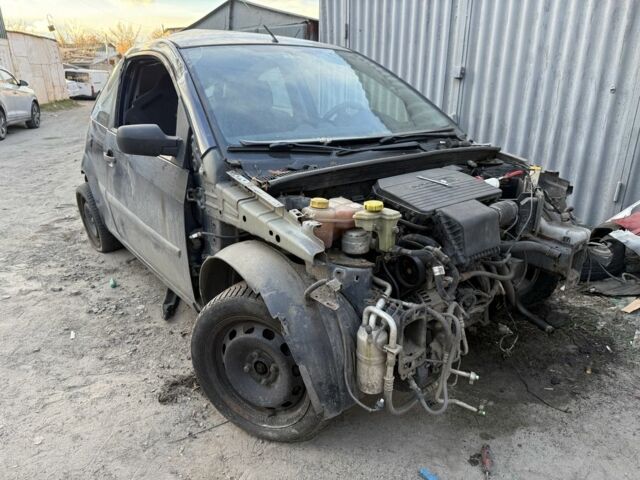 Синий Форд Фиеста, объемом двигателя 1.3 л и пробегом 198 тыс. км за 650 $, фото 1 на Automoto.ua