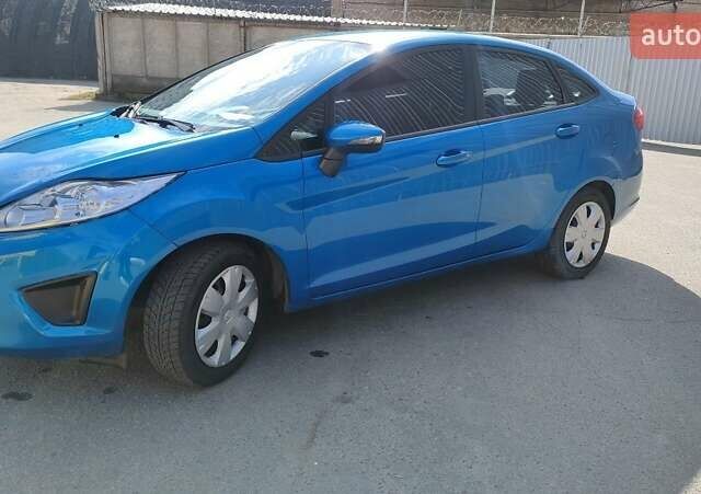 Синій Форд Фієста, об'ємом двигуна 1.6 л та пробігом 220 тис. км за 6300 $, фото 1 на Automoto.ua