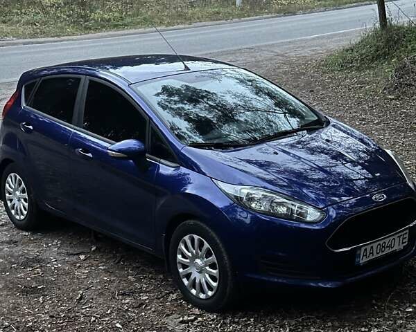 Синій Форд Фієста, об'ємом двигуна 1 л та пробігом 64 тис. км за 8500 $, фото 1 на Automoto.ua