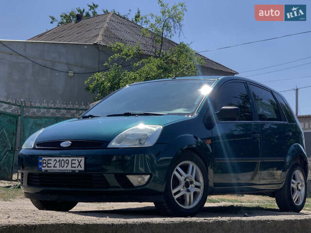 Зеленый Форд Фиеста, объемом двигателя 1.4 л и пробегом 250 тыс. км за 3550 $, фото 1 на Automoto.ua
