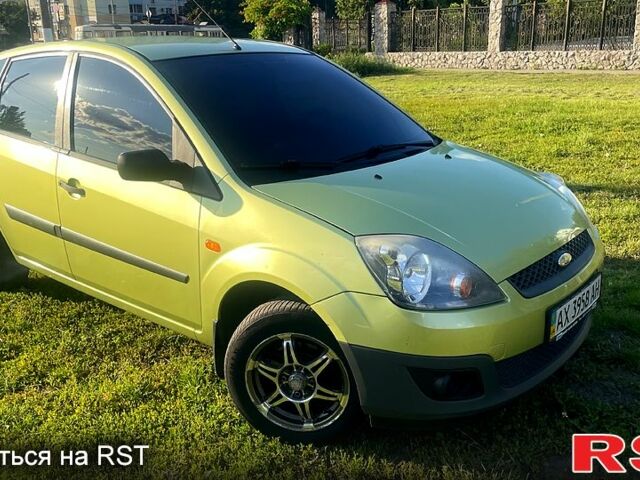 Зеленый Форд Фиеста, объемом двигателя 1.4 л и пробегом 122 тыс. км за 4350 $, фото 1 на Automoto.ua