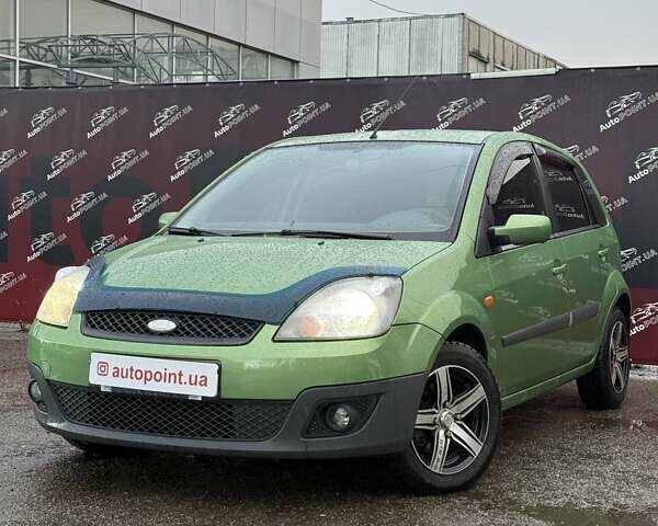 Зеленый Форд Фиеста, объемом двигателя 1.39 л и пробегом 125 тыс. км за 4999 $, фото 1 на Automoto.ua