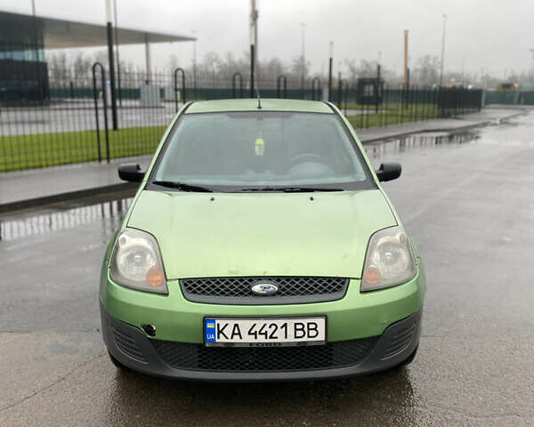 Зелений Форд Фієста, об'ємом двигуна 1.39 л та пробігом 300 тис. км за 2600 $, фото 1 на Automoto.ua