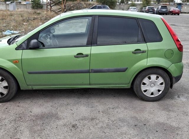 Зелений Форд Фієста, об'ємом двигуна 1.4 л та пробігом 3 тис. км за 3500 $, фото 1 на Automoto.ua