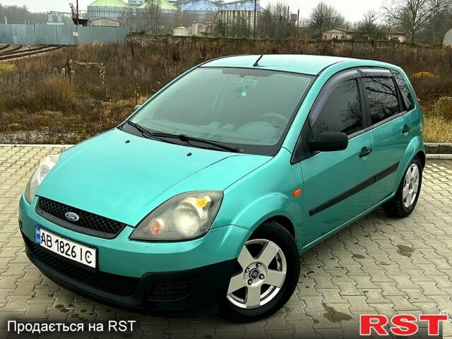 Зеленый Форд Фиеста, объемом двигателя 1.3 л и пробегом 235 тыс. км за 3700 $, фото 1 на Automoto.ua