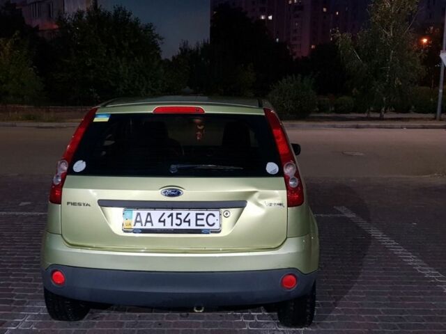 Зеленый Форд Фиеста, объемом двигателя 1.4 л и пробегом 170 тыс. км за 4500 $, фото 1 на Automoto.ua