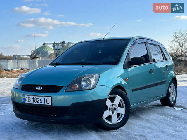 Зеленый Форд Фиеста, объемом двигателя 1.3 л и пробегом 235 тыс. км за 2999 $, фото 1 на Automoto.ua