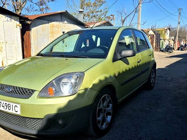 Зелений Форд Фієста, об'ємом двигуна 1.3 л та пробігом 301 тис. км за 3700 $, фото 1 на Automoto.ua