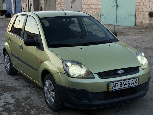 Зеленый Форд Фиеста, объемом двигателя 1.4 л и пробегом 142 тыс. км за 4200 $, фото 1 на Automoto.ua