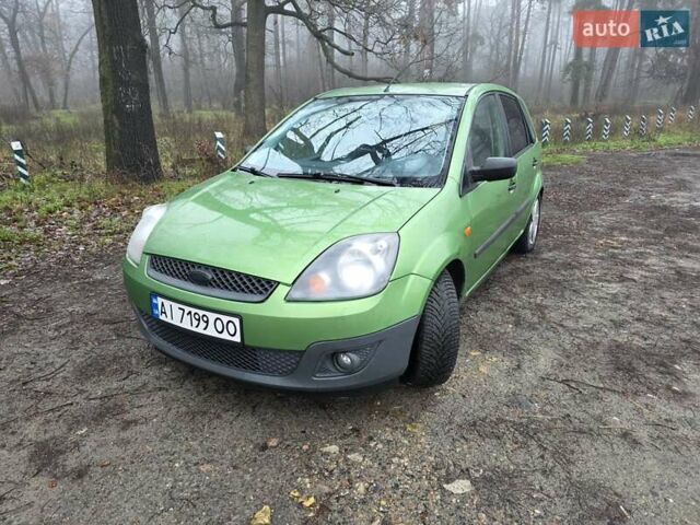 Зеленый Форд Фиеста, объемом двигателя 1.39 л и пробегом 182 тыс. км за 3000 $, фото 1 на Automoto.ua
