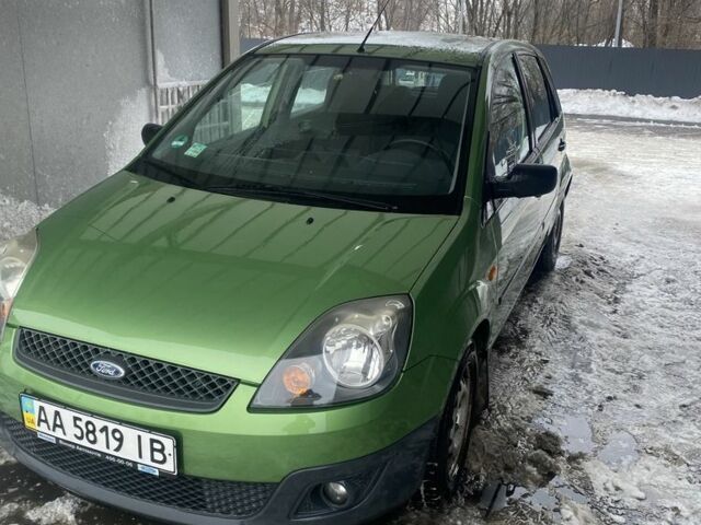 Зелений Форд Фієста, об'ємом двигуна 1.4 л та пробігом 100 тис. км за 4800 $, фото 1 на Automoto.ua