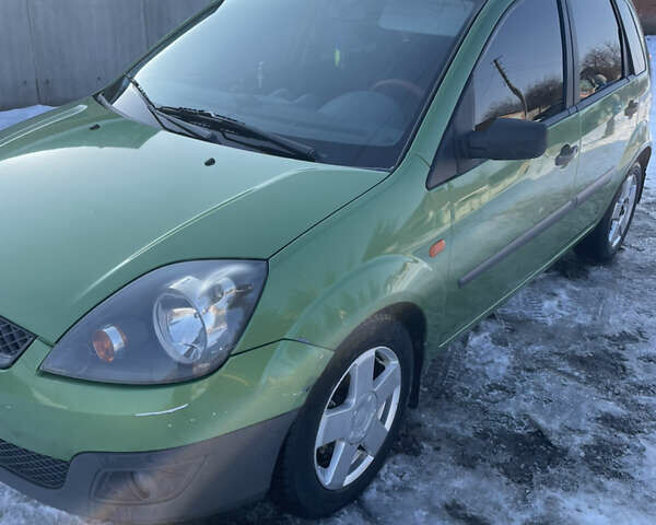 Зеленый Форд Фиеста, объемом двигателя 1.4 л и пробегом 168 тыс. км за 4200 $, фото 1 на Automoto.ua