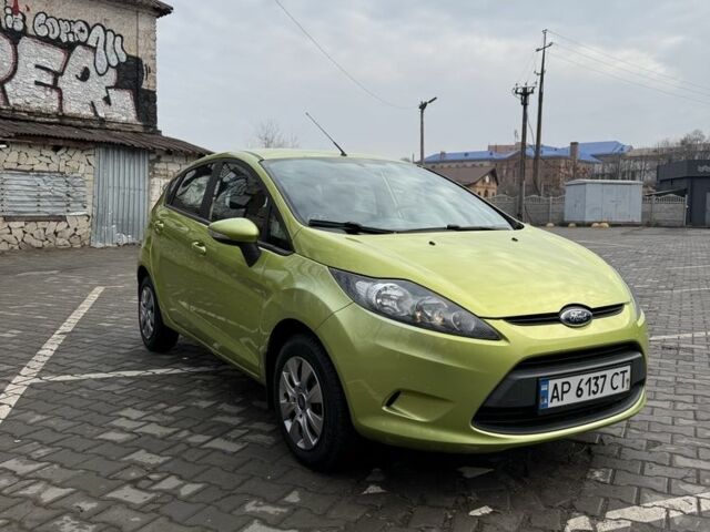 Зеленый Форд Фиеста, объемом двигателя 1.2 л и пробегом 95 тыс. км за 5800 $, фото 1 на Automoto.ua