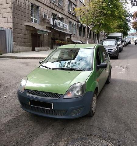 Зеленый Форд Фиеста, объемом двигателя 1.4 л и пробегом 210 тыс. км за 4400 $, фото 1 на Automoto.ua