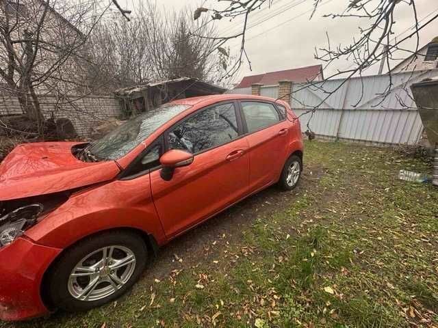 Помаранчевий Форд Фієста, об'ємом двигуна 1.4 л та пробігом 84 тис. км за 3200 $, фото 1 на Automoto.ua