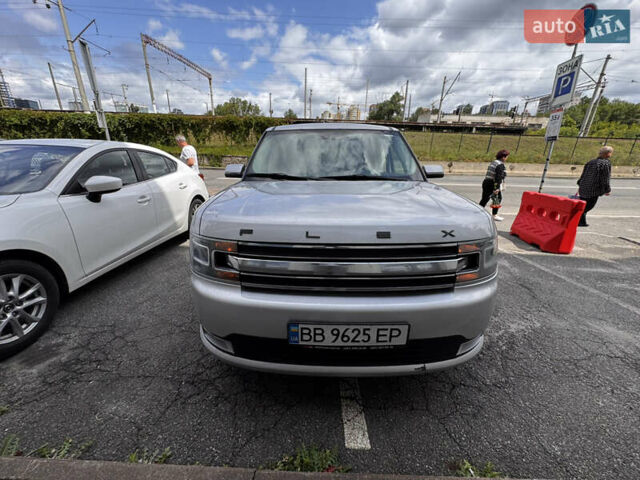 Серый Форд Флекс, объемом двигателя 3.5 л и пробегом 180 тыс. км за 12500 $, фото 1 на Automoto.ua