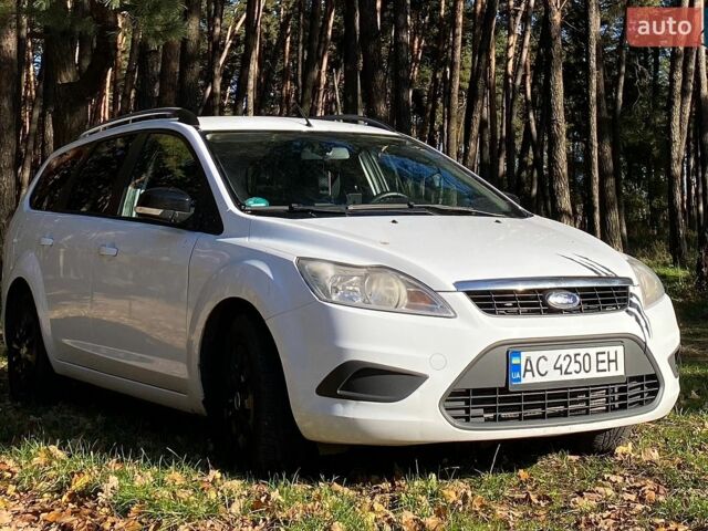 Белый Форд Focus C-Max, объемом двигателя 1.6 л и пробегом 330 тыс. км за 4700 $, фото 1 на Automoto.ua