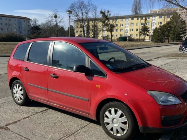 Красный Форд Focus C-Max, объемом двигателя 1.6 л и пробегом 225 тыс. км за 4006 $, фото 1 на Automoto.ua