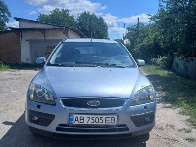 Серый Форд Focus C-Max, объемом двигателя 1.6 л и пробегом 220 тыс. км за 3450 $, фото 1 на Automoto.ua